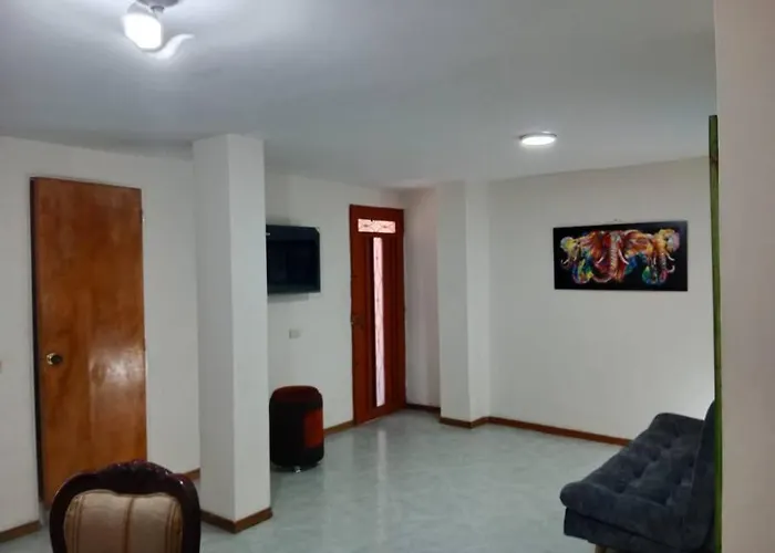 Amplia Casa Familiar, Comoda Y Central En Laureles