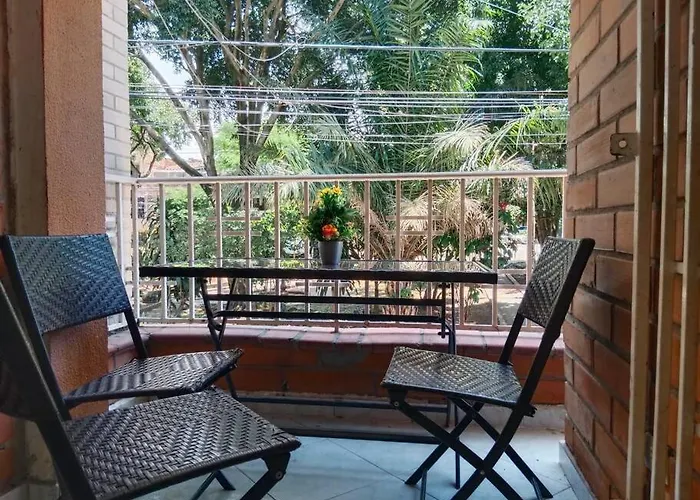 Amplia Casa Familiar, Comoda Y Central En Laureles