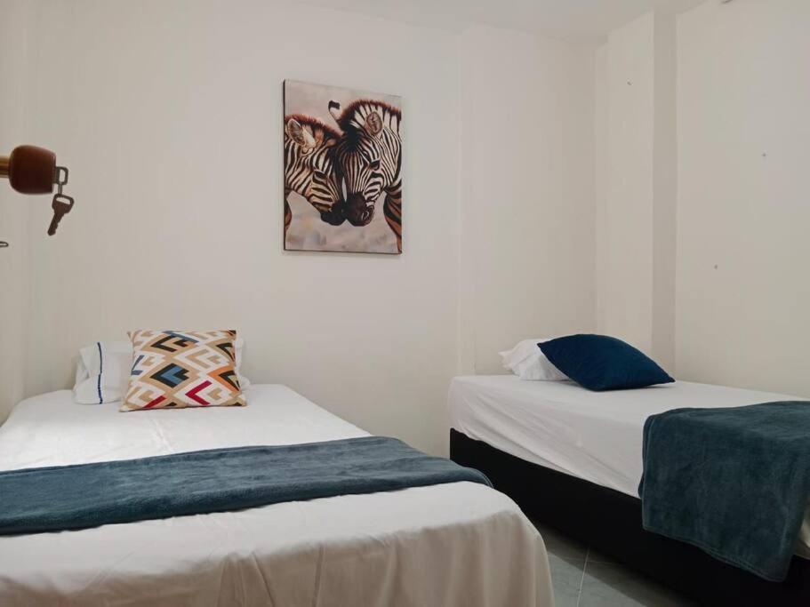 Apartment Amplia Casa Familiar, Comoda Y En Laureles Medellin
