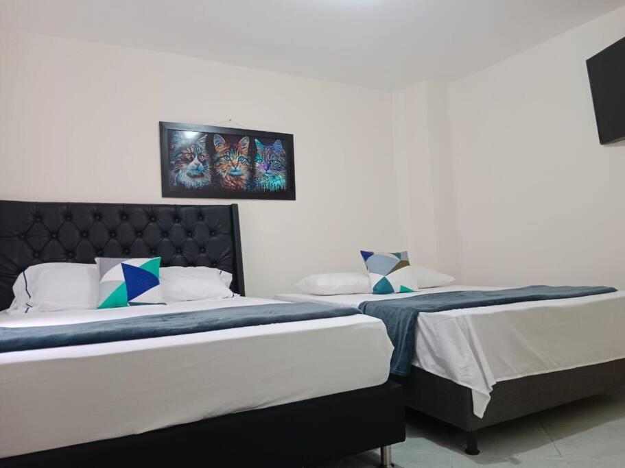 Apartment Amplia Casa Familiar, Comoda Y En Laureles *
