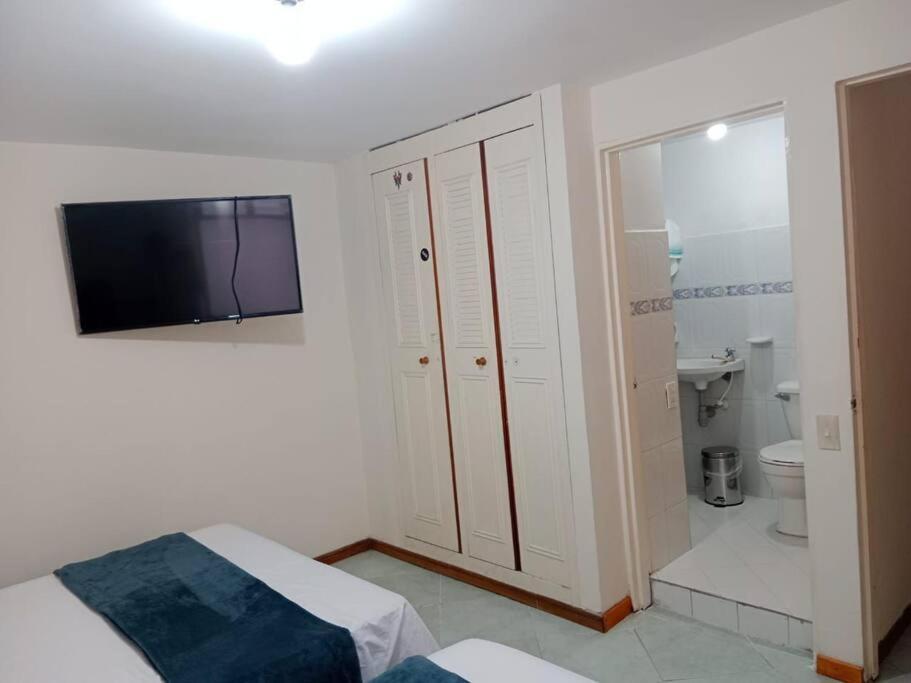 Apartment Amplia Casa Familiar, Comoda Y En Laureles Medellin