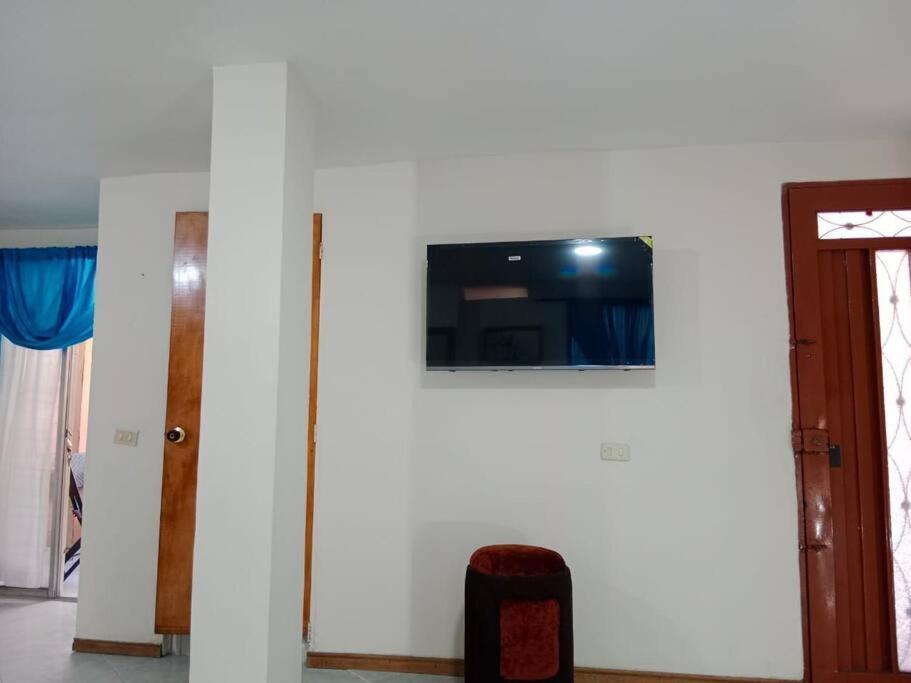 Amplia Casa Familiar, Comoda Y En Laureles * Medellin