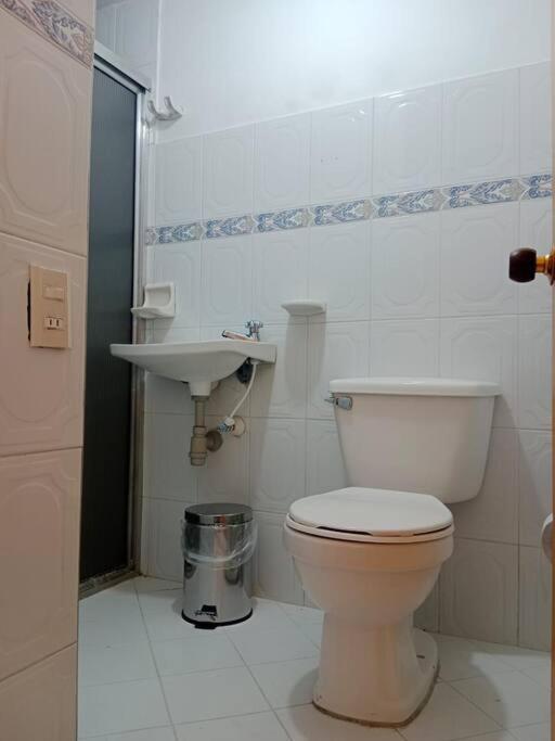 Amplia Casa Familiar, Comoda Y En Laureles Apartment Medellin