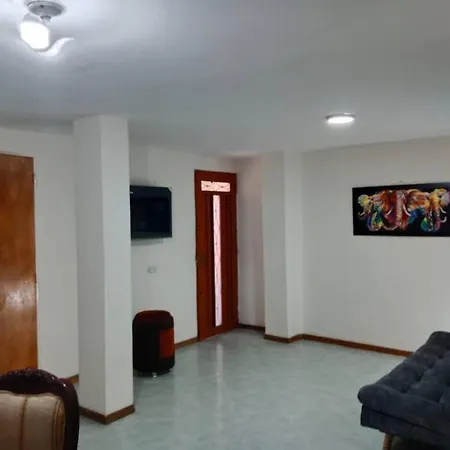 Amplia Casa Familiar, Comoda Y Central En Laureles Medellin Exterior photo