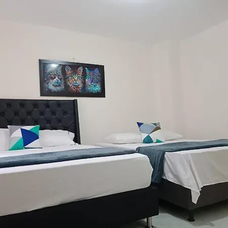 Amplia Casa Familiar, Comoda Y Central En Laureles Medellin Exterior photo