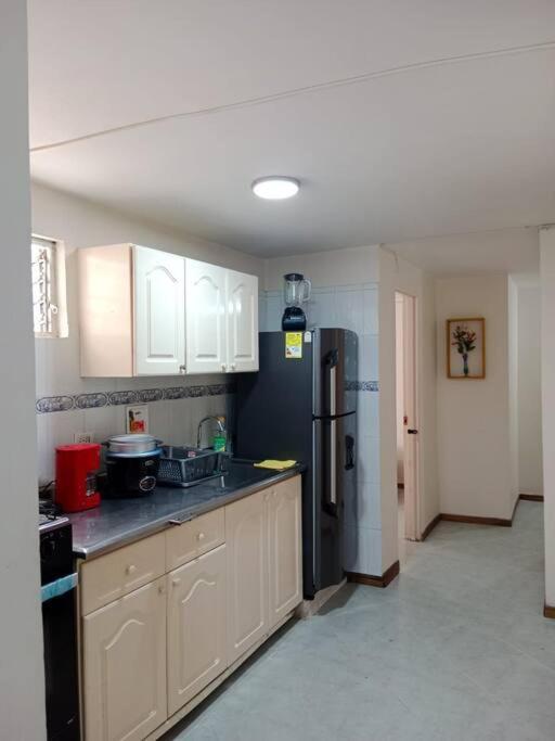 Apartamento Amplia Casa Familiar, Comoda Y En Laureles *