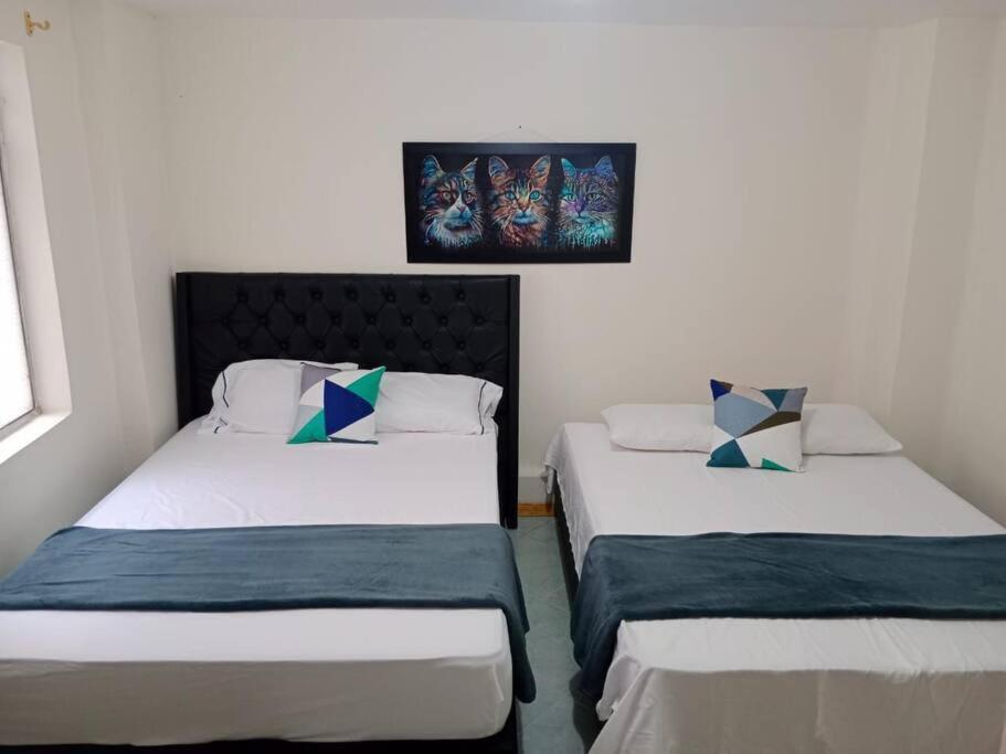 Amplia Casa Familiar, Comoda Y En Laureles Apartamento *